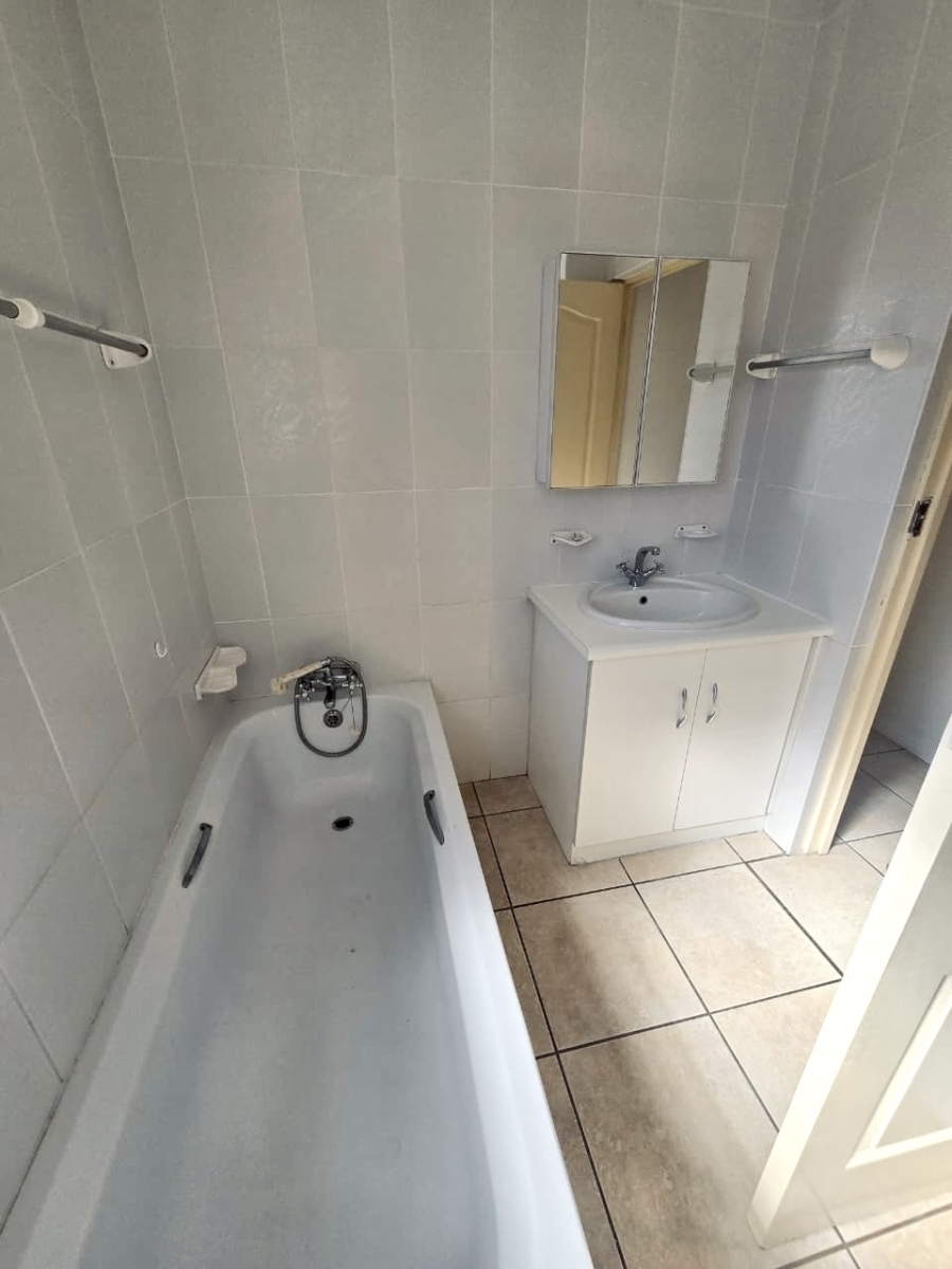2 Bedroom Property for Sale in Denneoord Western Cape